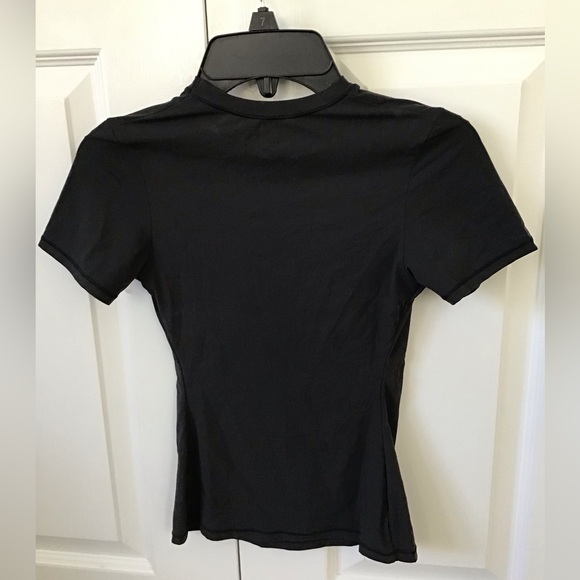 SKIMS Fits Everybody T-Shirt | Onyx - Picture 12 of 16